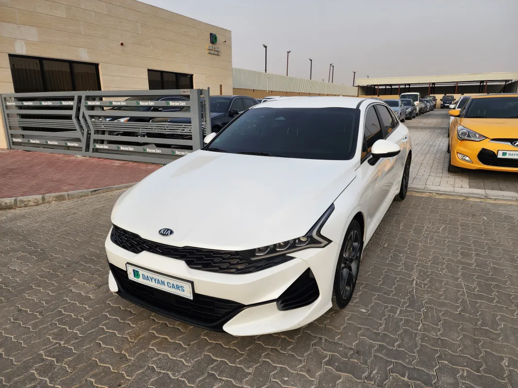 Kia K5 1
