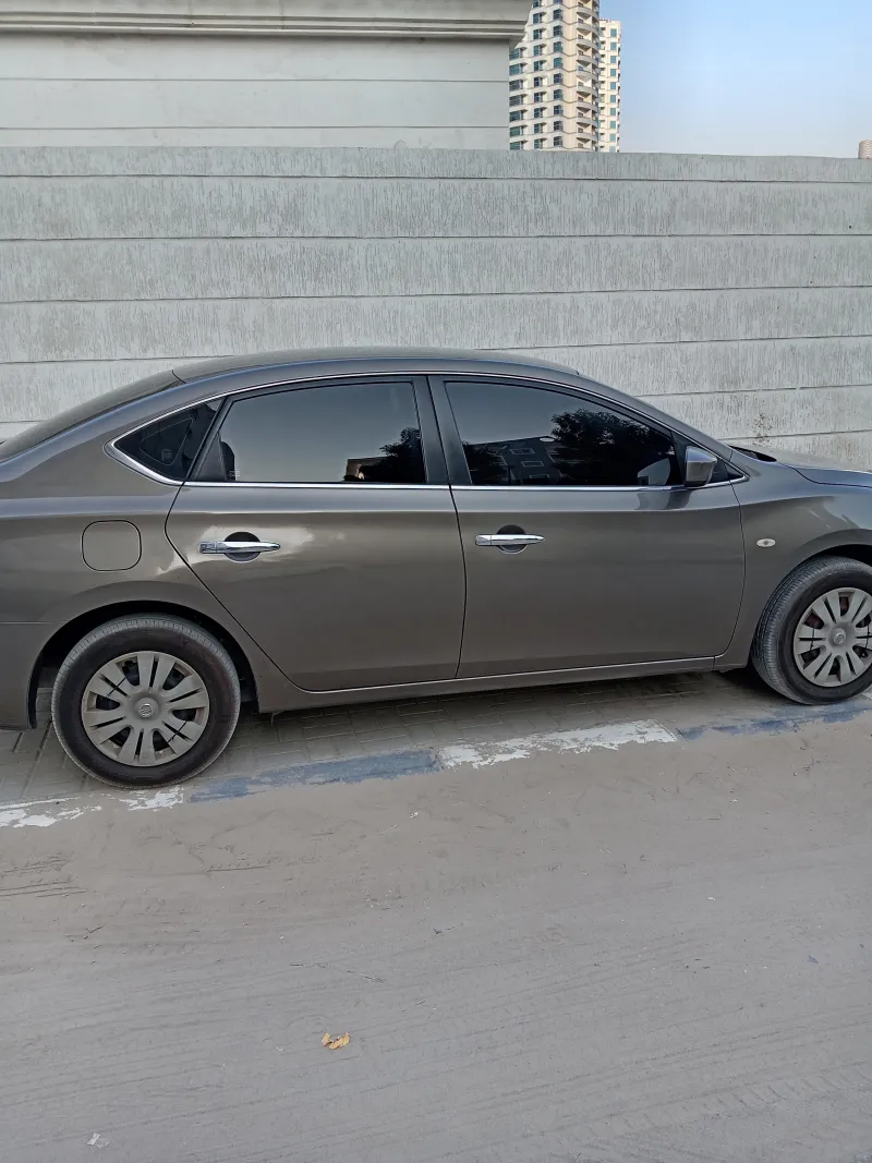 Nissan Sentra 1