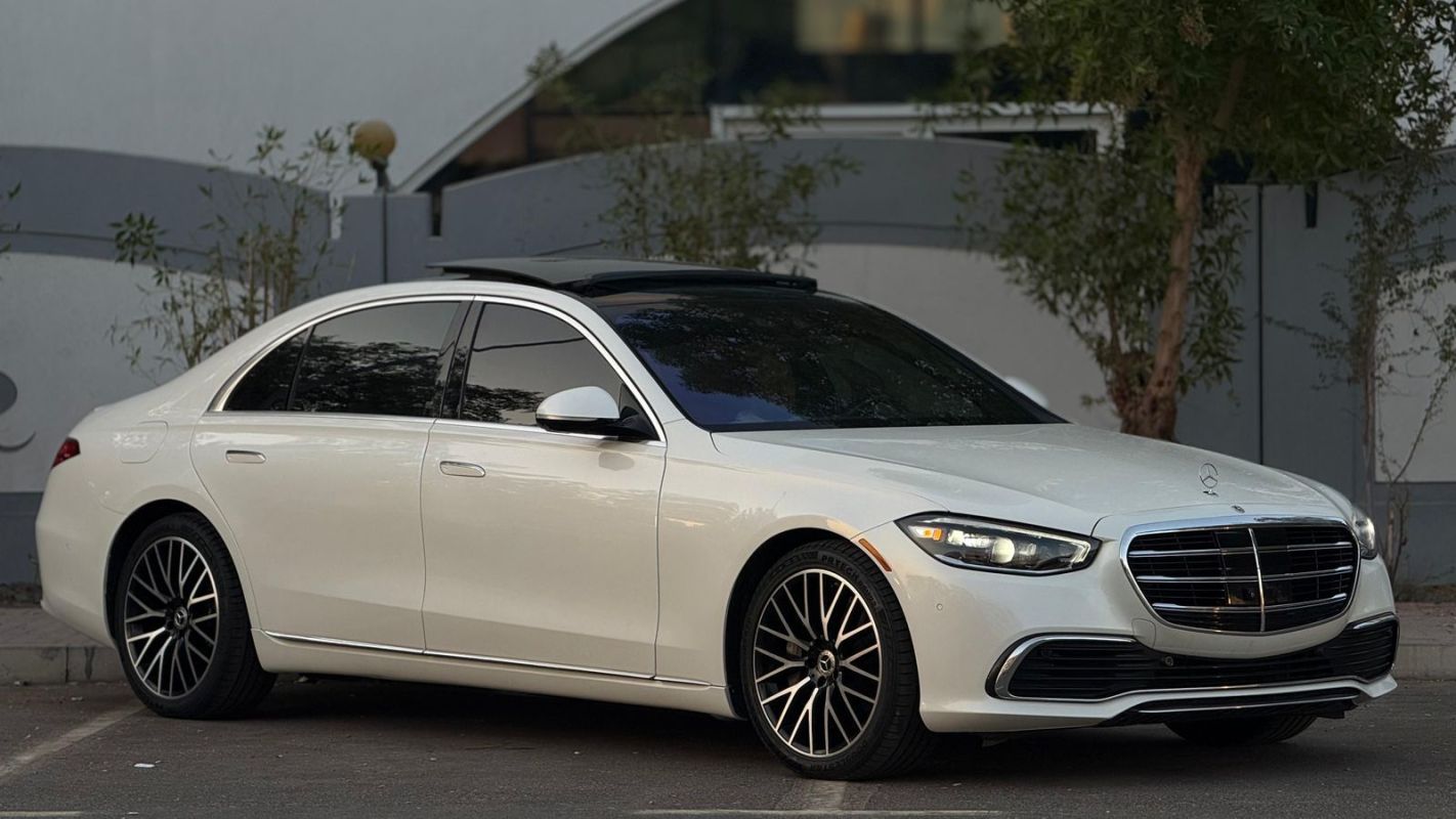 Mercedes-Benz S-Class 1