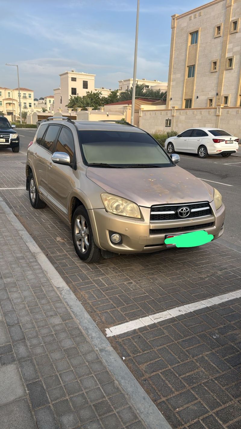 Toyota RAV-4 2010 1