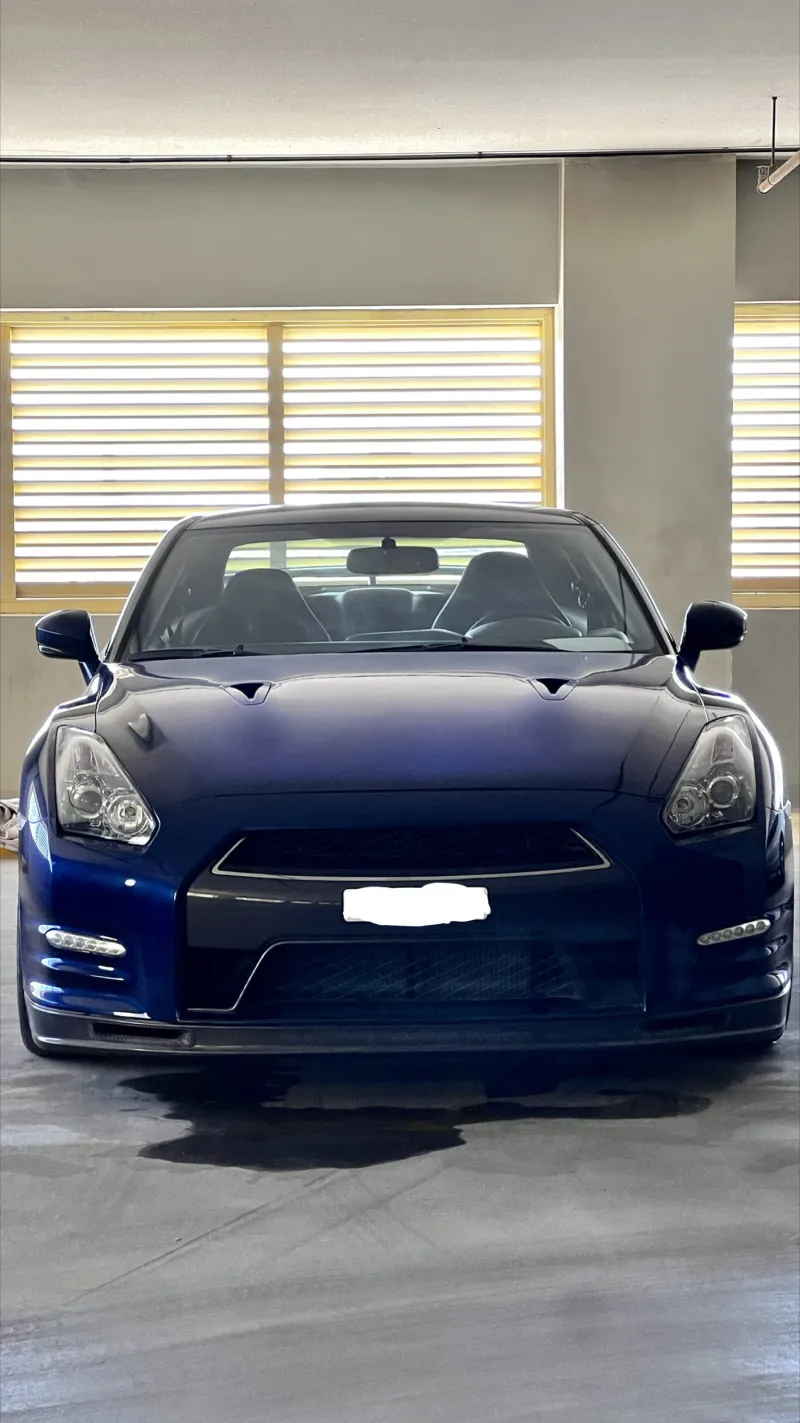 Nissan GT-R 1