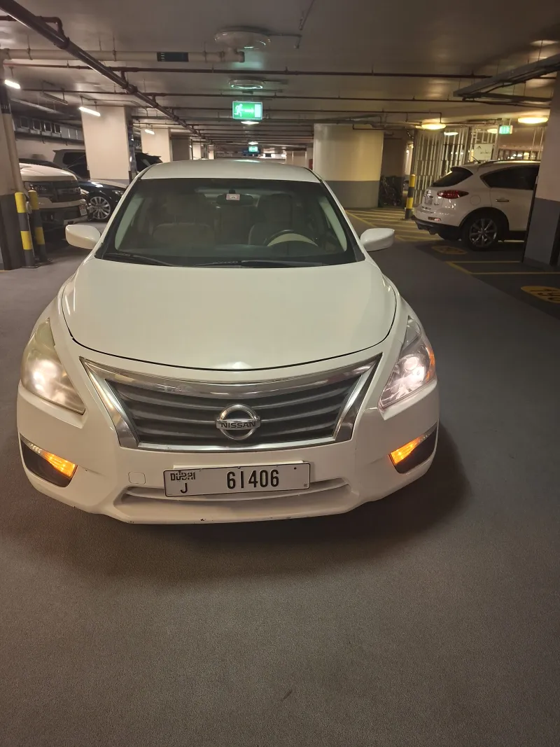 Nissan Altima 1