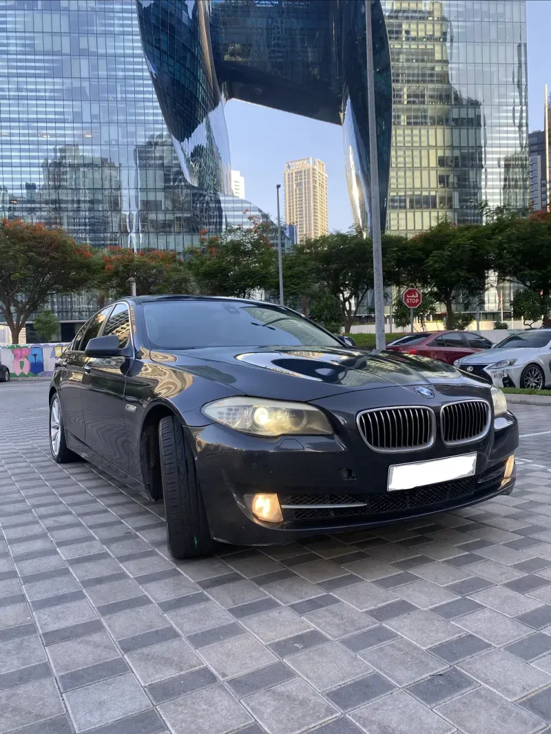 BMW 5-Series 1