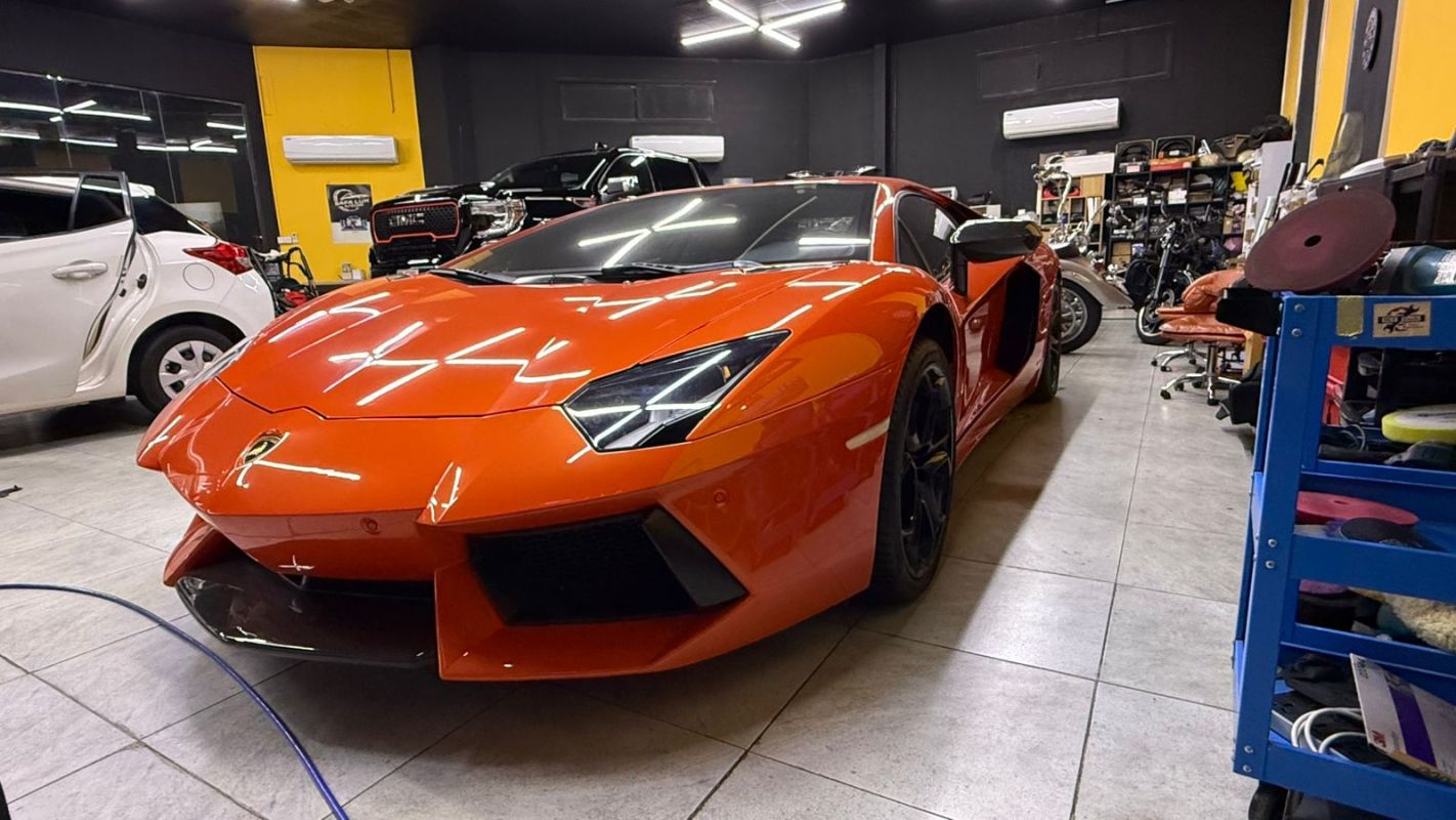 Lamborghini Aventador 2014 1