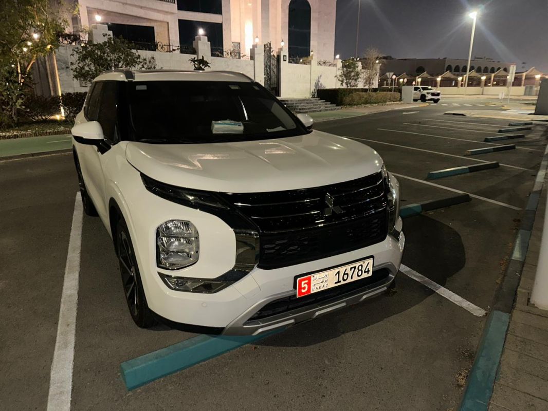 Mitsubishi Outlander PHEV 2024 1
