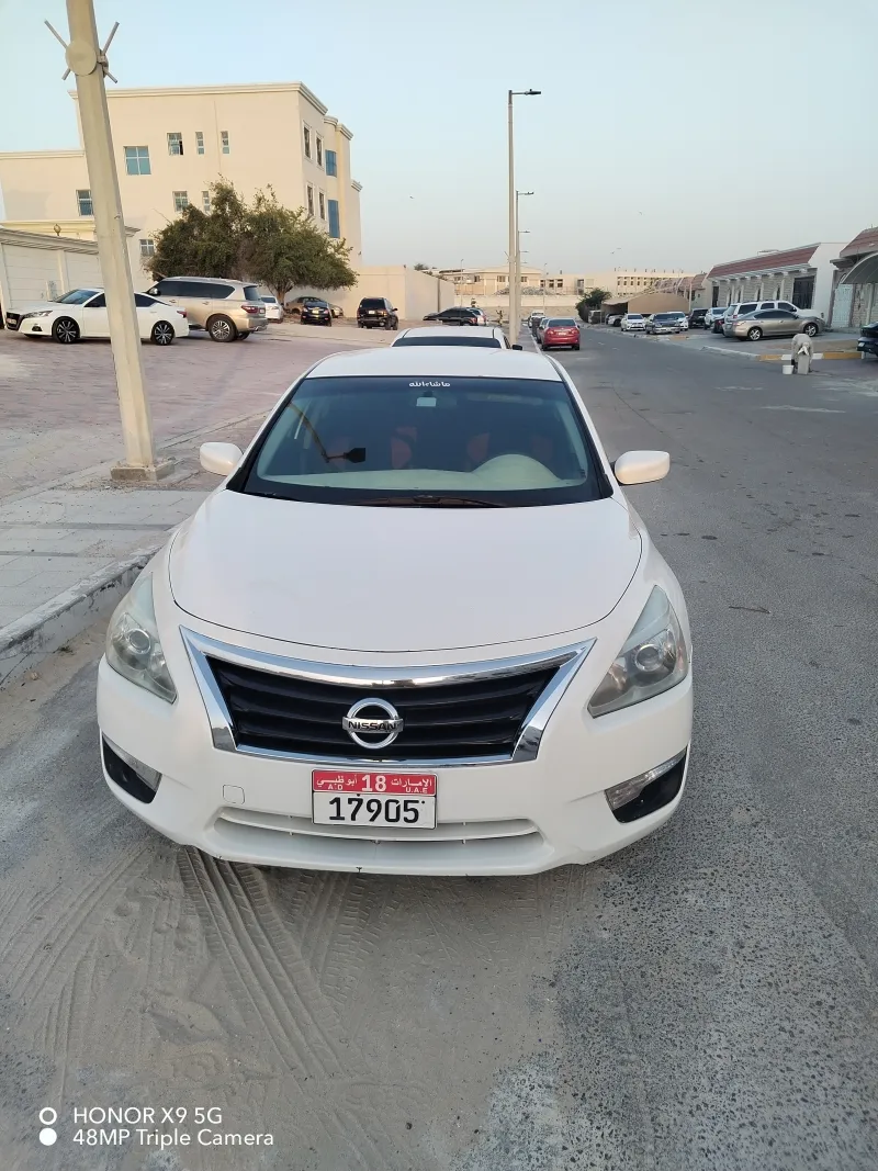 Nissan Altima 1