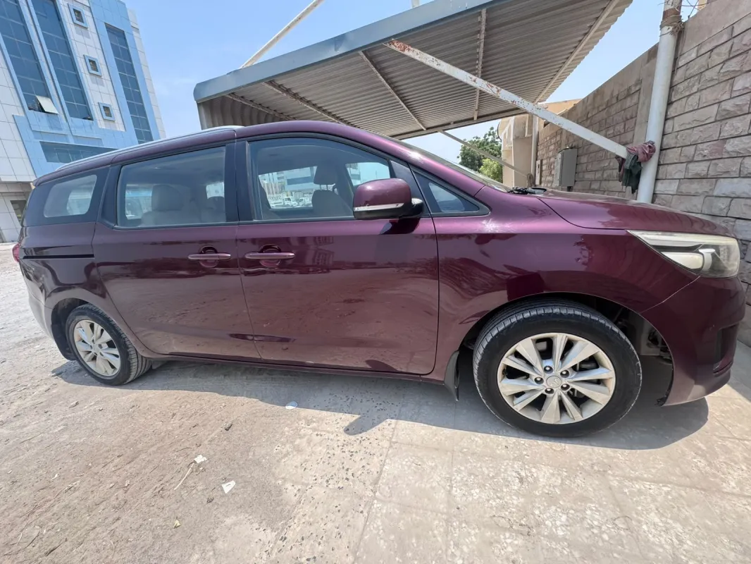 Kia Carnival 1