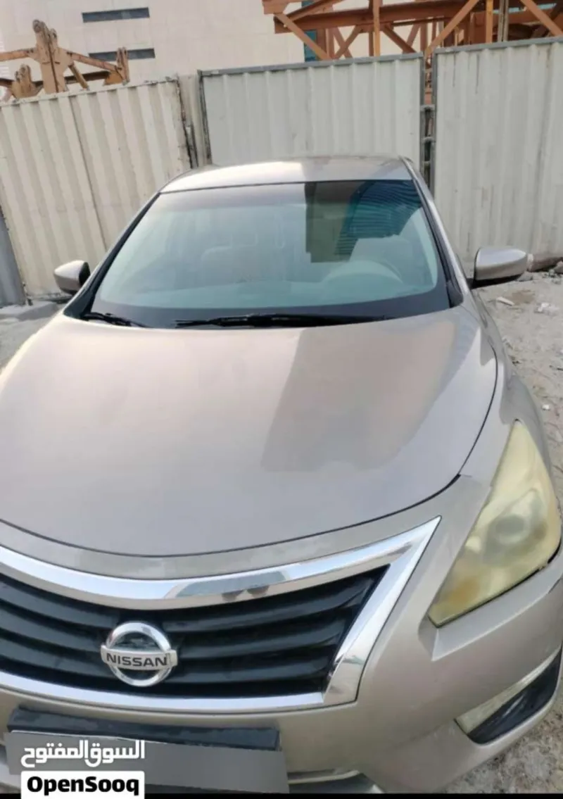 Nissan Altima 1