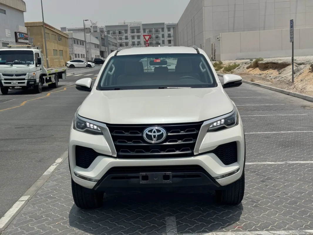 Toyota Fortuner 1