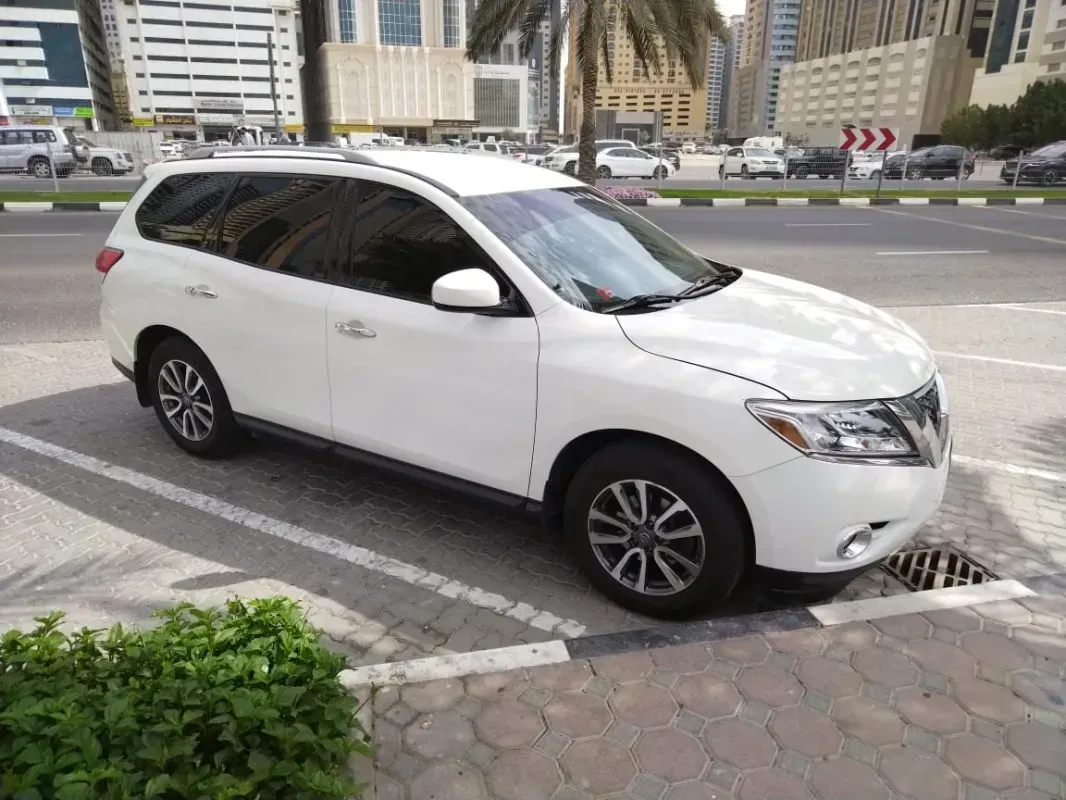 Nissan Pathfinder 1