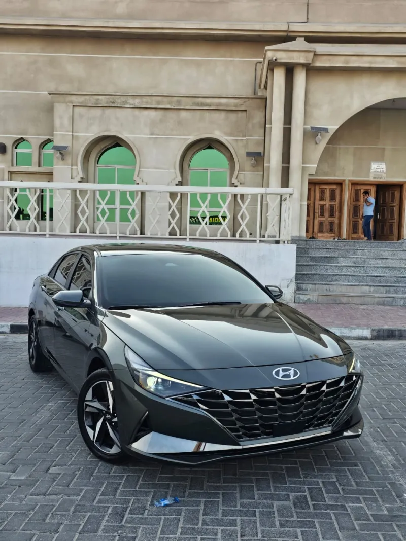 Hyundai Elantra 1