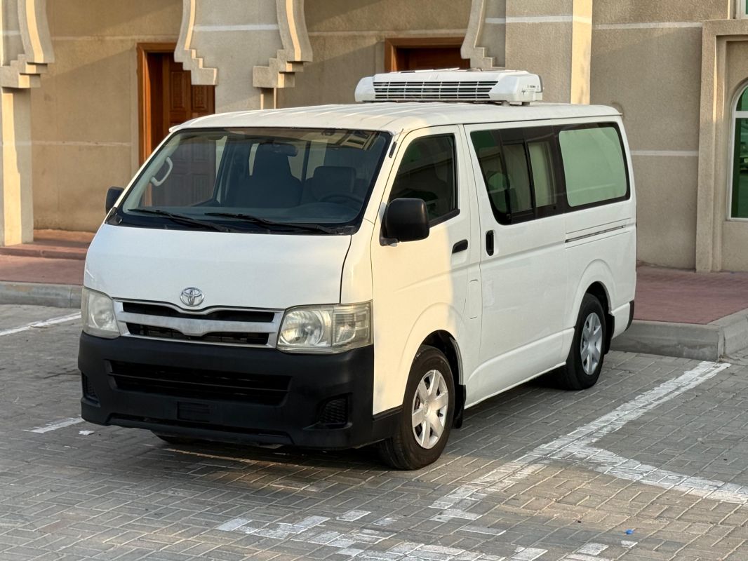 Toyota Hiace 2013 1