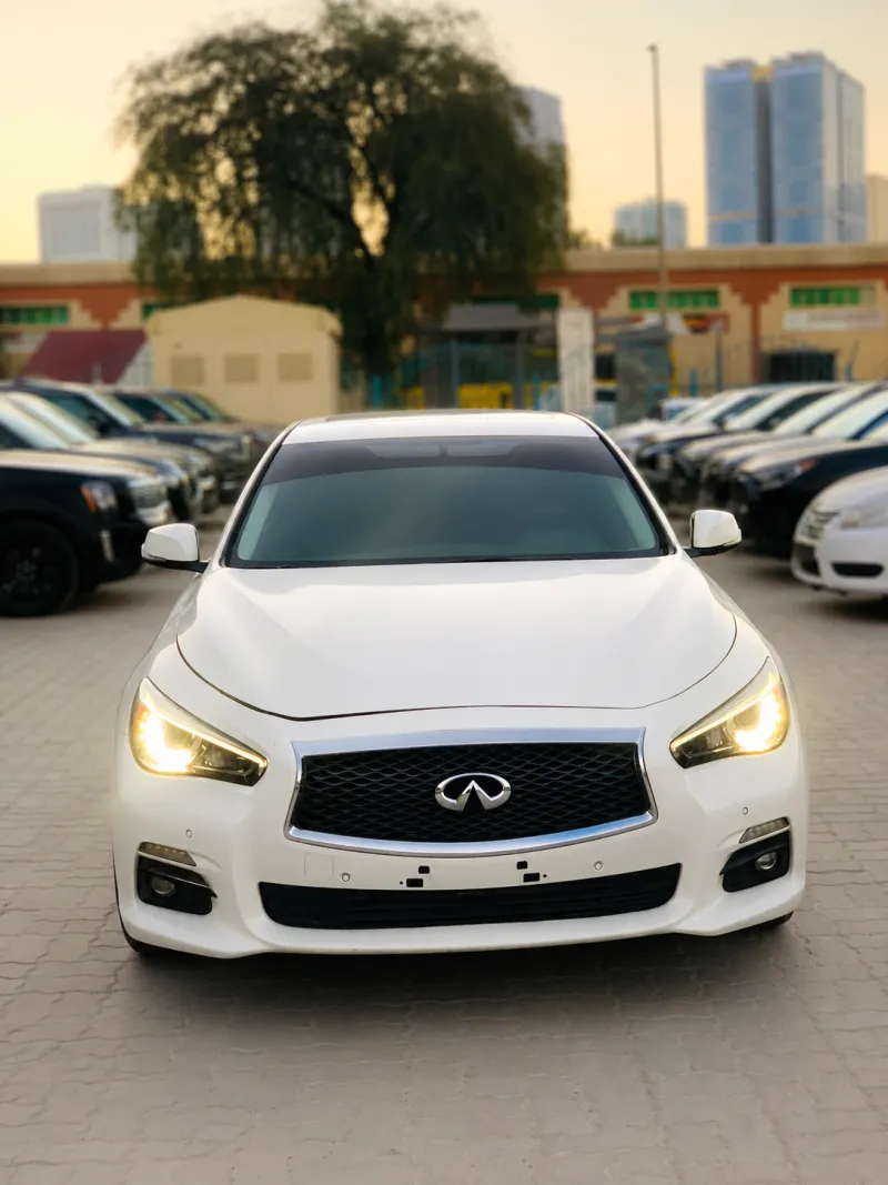 INFINITI Q50 1