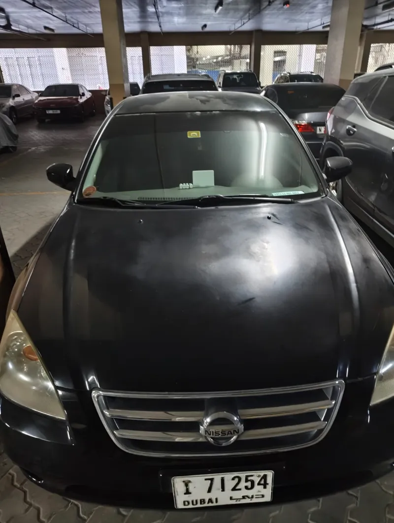 Nissan Altima 1