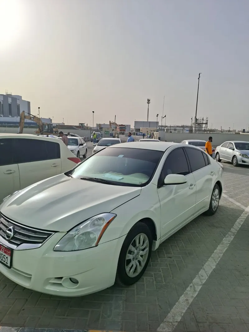 Nissan Altima 1