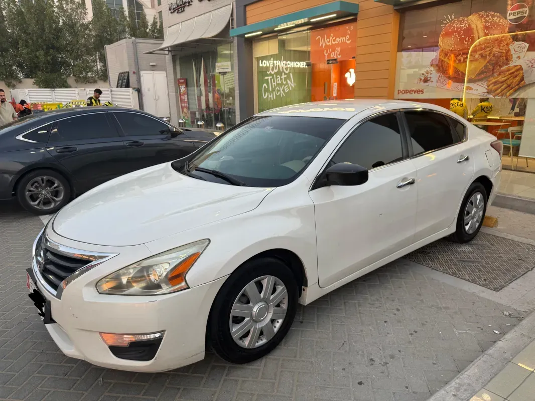 Nissan Altima 1