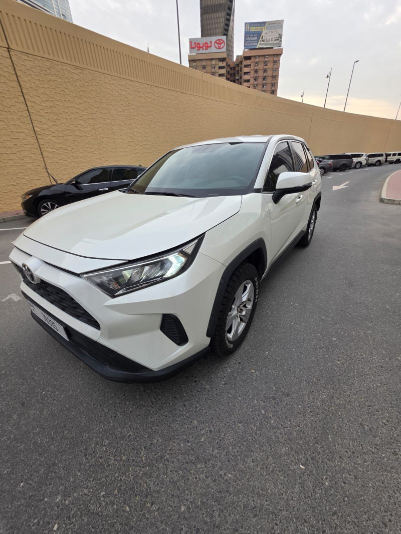 Toyota RAV-4 2019 1