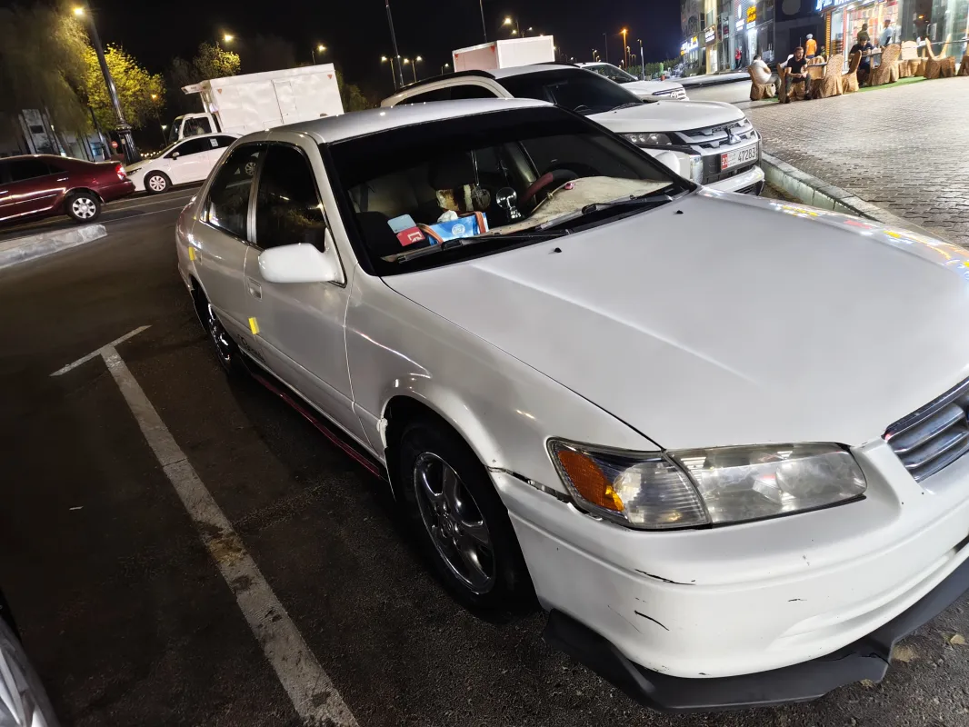 Toyota Camry 1