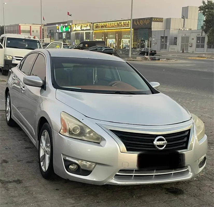 Nissan Altima 1