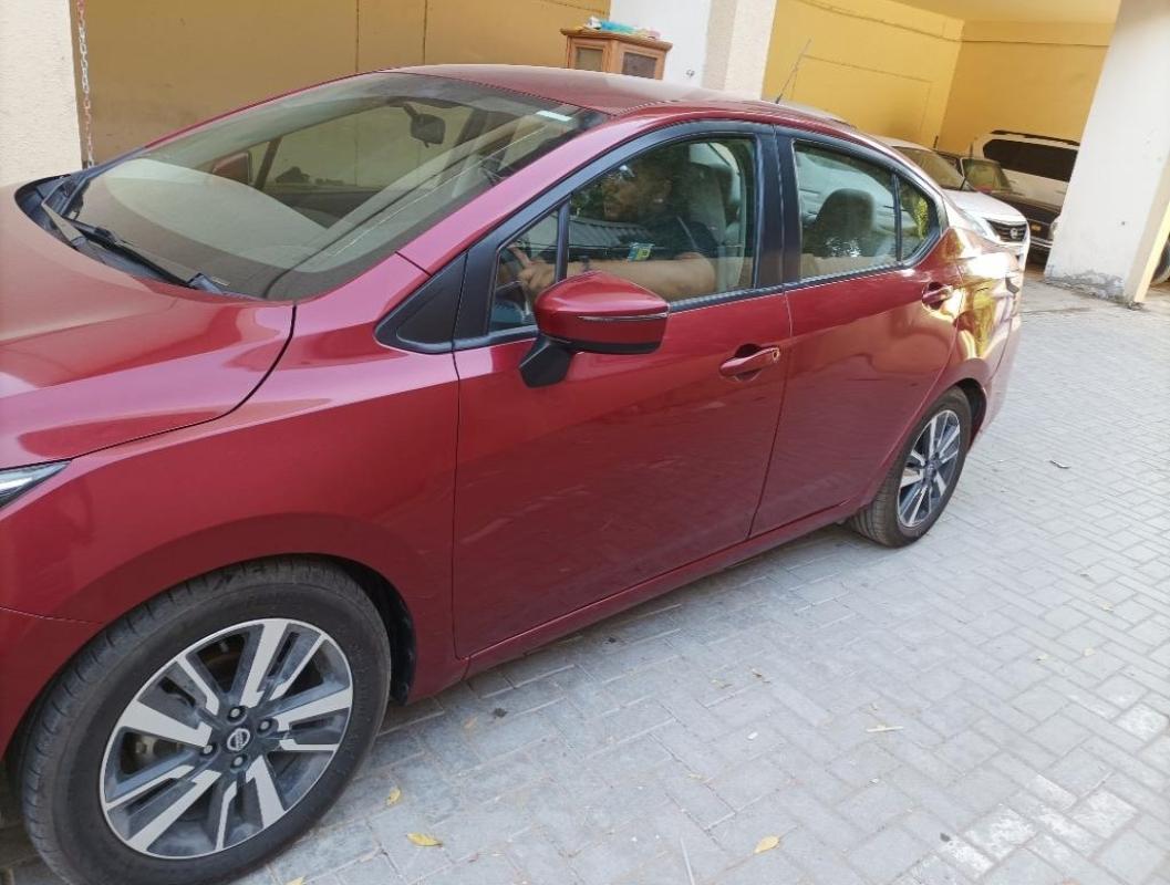 Nissan Sunny 1