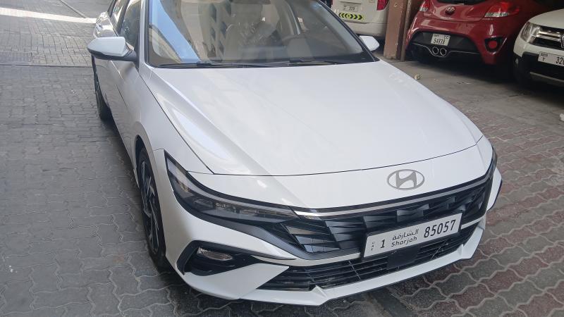 Hyundai Elantra 1