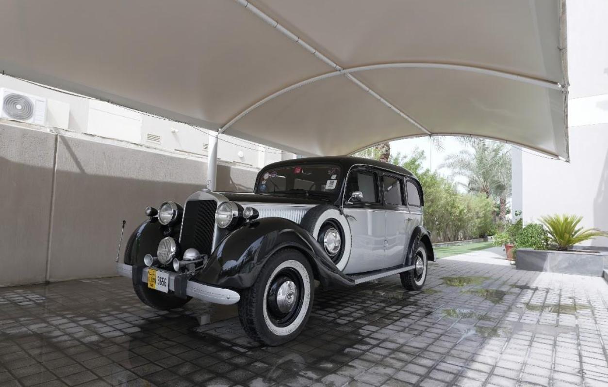 Mercedes-Benz S-Class 1